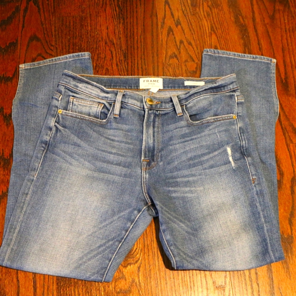 FRAME Denim Le Boy with Zipper ankles